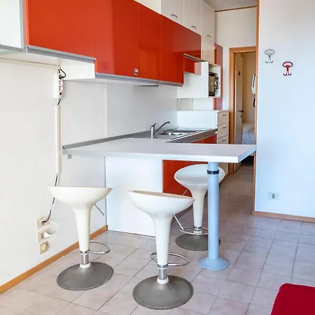 Se040 - Senigallia, Bilocale Fronte Mare Con Giardino
