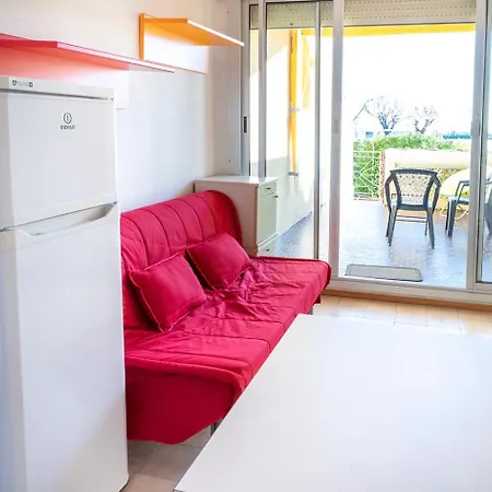 Se040 - Senigallia, Bilocale Fronte Mare Con Giardino *