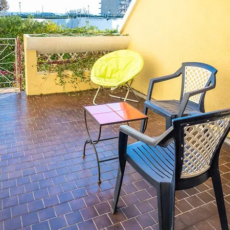 Se040 - Senigallia, Bilocale Fronte Mare Con Giardino Scapezzano
